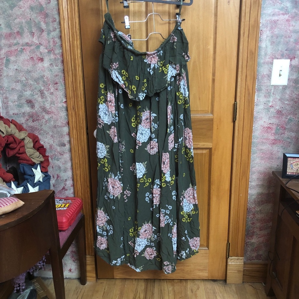 Torrid size 4 strapless maxi dress